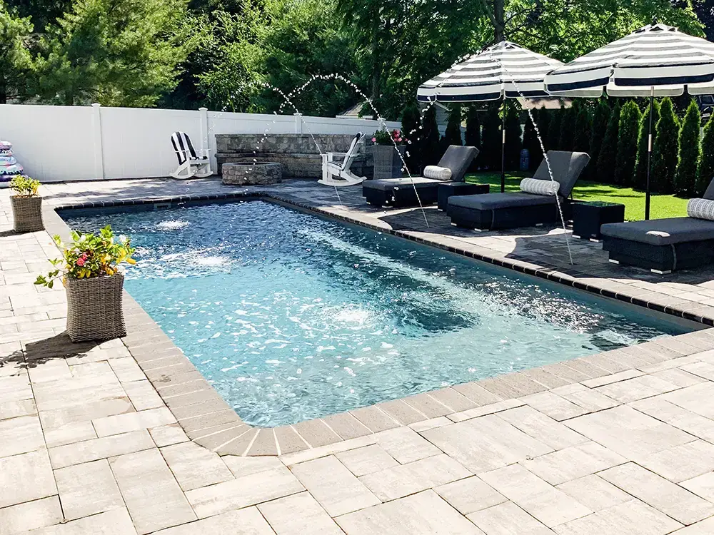 The Prosperity fiberglass pool from Evo Pools: a masterpiece in your backyard