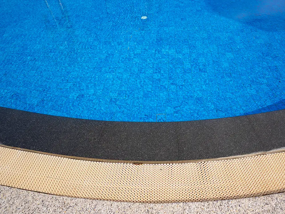 Frequently Asked Questions about Fiberglass, Gunite, Vinyl Liner and Evo Pools